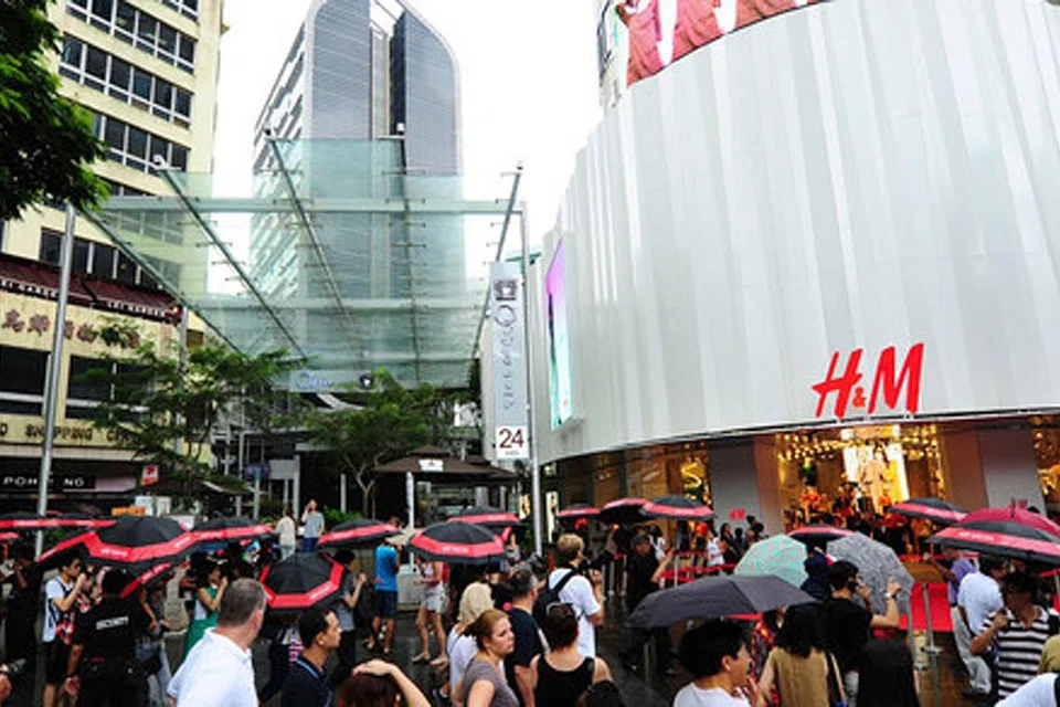 H&M, pembuangan pekerja Singapura, ibu pejabat serantau Malaysia