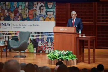 Ketua Hakim Negara Sundaresh Menon menyampaikan kuliah di Universiti Nasional Singapura (NUS) mengenai Kedaulatan Undang-Undang di Dewan Kolej Yale-NUS pada 2 September.