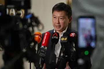 Menteri Pembangunan Negara, Encik Chee Hong Tat, berkata pada 19 Ogos bahawa beliau tidak melihat persaingan dengan Hong Kong sebagai sesuatu yang hanya menguntungkan satu pihak kerana rantau ini cukup besar untuk kedua-dua bandar berkembang sebagai pusat kewangan.
