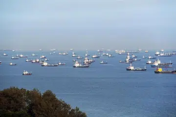 Kapal dengan bendera Liberia, Utopia ialah pengangkut pukal yang kini berlabuh di Pelabuhan Timur Singapura, di perairan selatan Taman East Coast.