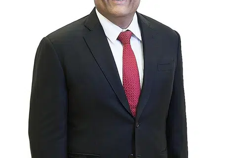 ENCIK ISWARAN: Salah seorang menteri Singapura yang sertai WEF.