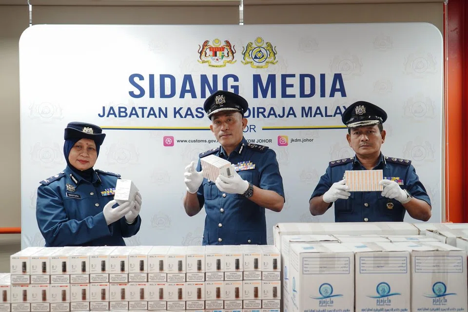 Kastam Johor, sindiket seludup air zamzam, cecair rokok elektronik