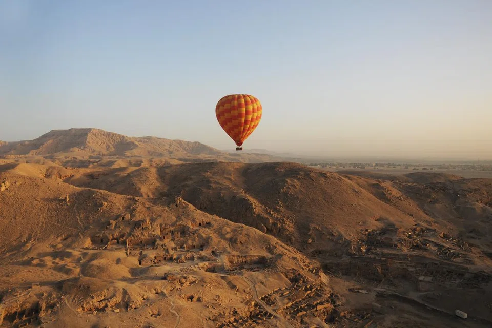 Belon udara panas di Luxor, Mesir.