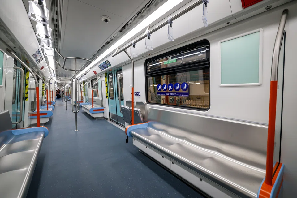 Gambaran dalaman kereta api yang bakal digunakan untuk Laluan Sistem Transit Laju (RTS Link) Johor Bahru-Singapura.