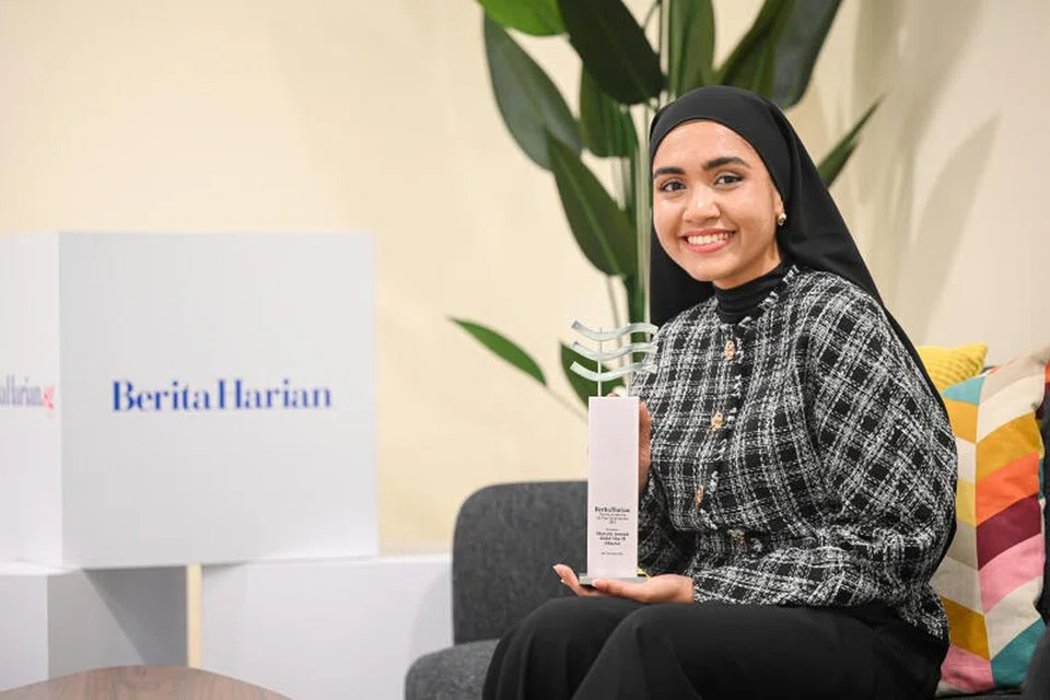 POTENSI KIAN BERKEMBANG: Dalam tempoh lebih setahun, Shazza atau nama sebenarnya, Shareefa Aminah Abdul Shariff, kian mantap mencipta lagu yang menepati cita rasa ramai tanpa mengira usia.