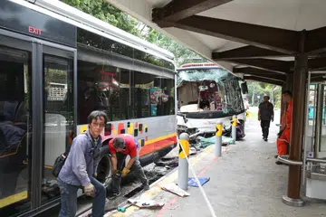 Pasukan bertindak yang terdiri daripada wakil pelbagai agensi pemerintah, Kesatuan Pekerja Pengangkutan Kebangsaan (NTWU), kesemua pengendali perkhidmatan bas awam dan Majlis Keselamatan Jalan Raya Singapura, mahu menamatkan semakan pada awal 2025, kata Menteri Pengangkutan, Encik Chee Hong Tat, pada 1 Julai.