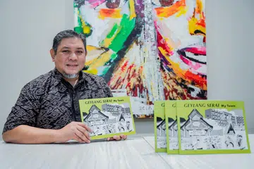 Kartunis tempatan, Kassim Bachik, menghasilkan komik tentang sejarah Geylang Serai. Menurut beliau, usaha mengumpul fakta merupakan proses paling mencabar bagi beliau dalam penghasilan komik itu.