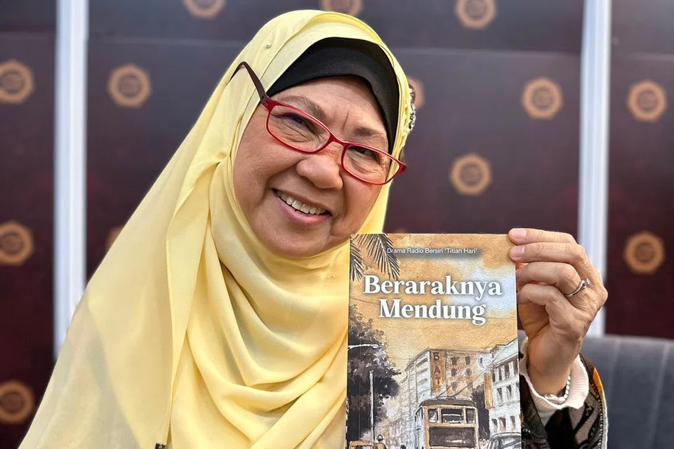 Penulis buku, ‘Beraraknya Mendung’, Absah Mohamad, berharap karyanya bukan sekadar dibaca, malah digunakan sebagai sumber dalam bidang pendidikan. 