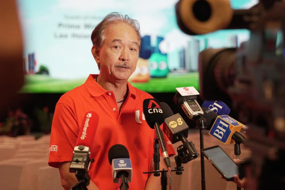 Presiden Persekutuan Majikan Kebangsaan Singapura (Snef), Dr Robert Yap, berkata kerjasama sama tiga pihak perlu dikekalkan.