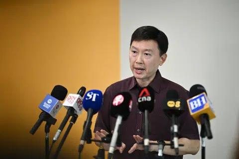Menteri Pengangkutan Chee Hong Tat berkata pada 24 Mei bahawa data penerbangan dan perakam suara daripada pesawat Singapore Airlines SQ321 telah diperoleh.