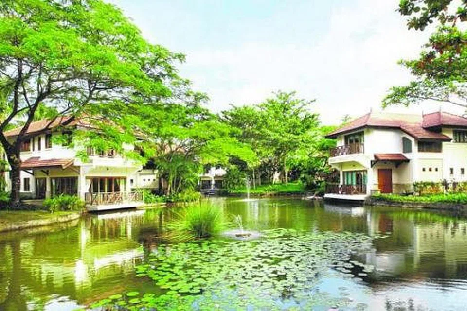 UNTUK PERTEMUAN KELUARGA: Banyu Biru Villa dikelilingi taman berlanskap dan ia sesuai untuk keluarga yang sukakan rekaan kontemporari.