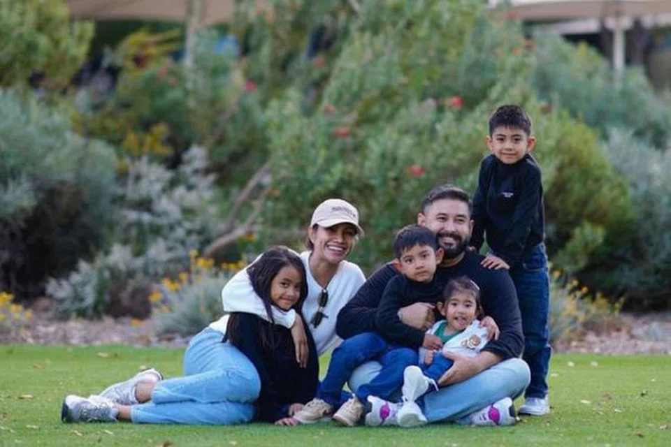 SEMUANYA SELAMAT: Tunku Mahkota Johor (TMJ), Tunku Ismail Sultan Ibrahim sekeluarga telah mendapatkan perlindungan di Kedutaan Singapura di Bangkok ketika kejadian tembakan berlaku di Siam Paragon pada petang Selasa.