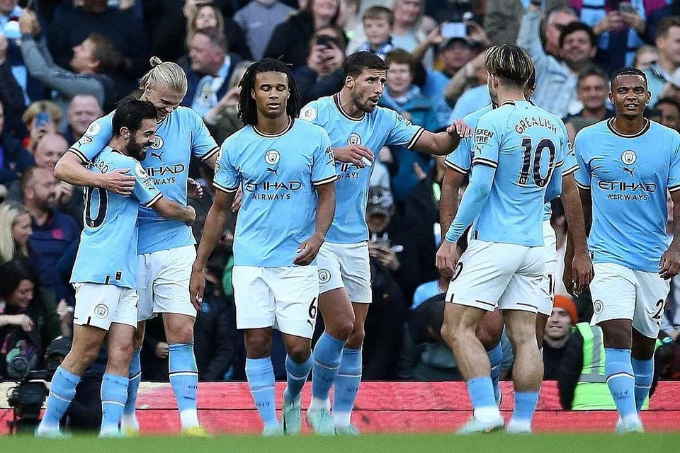 ADA MUSLIHAT HAALAND?: Guardiola 'rehatkan' Haaland (dua dari kiri) semasa menentang Copenhagen dalam Liga Juara-Juara. Adakah Guardiola sedang 'menyimpan' jentera serangannya itu untuk perlawanan City menentang Liverpool? - Foto REUTERS