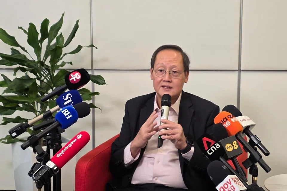 Semasa sesi bertemu media semasa festival OCBC Grow Your Way di kampus OCBC pada 22 Ogos, Menteri Tenaga Manusia merangkap Menteri Bertanggungjawab bagi Tenaga, Sains dan Teknologi, Dr Tan See Leng, berkongsi bahawa syarikat-syarikat seperti Grab, Micron, OCBC, ST Engineering dan Sea Limited bersama anak syarikatnya akan menawarkan peluang latihan berkualiti di bawah Program Pelatih Industri bagi Lepasan Baru (GRIT), termasuk dalam bidang sains data, analitik perniagaan, pemasaran digital dan kejuruteraan.
