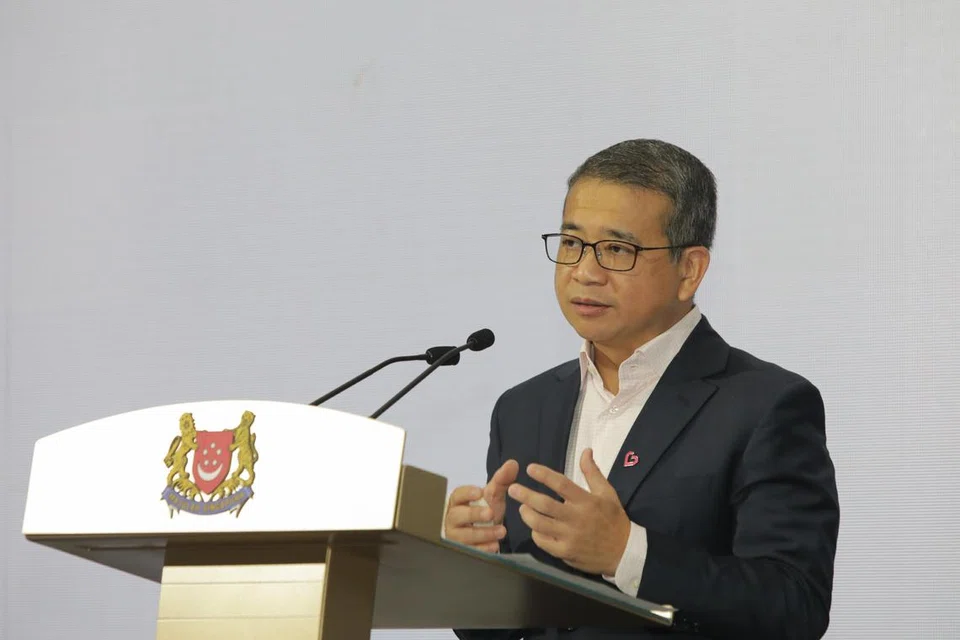 ENCIK EDWIN TONG: Menteri Kebudayaan, Masyarakat dan Belia.
