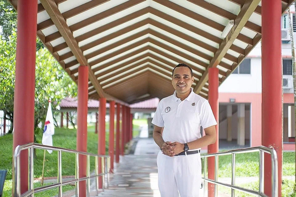 ENCIK ZHULKARNAIN: Antara isu yang ingin beliau perjuang jika diundi adaalah mobiliti sosial. Meskipun sesetengah pihak menganggap isu ini khusus bagi sesebuah masyarakat, beliau yakin pendekatan menanganinya harus berubah menjadi lebih menyeluruh dan dinaikkan menjadi isu nasional. Ini kerana menurutnya, isu masyarakat juga sering terkait dengan isu nasional. - Foto BH oleh HARITH MUSTAFFA