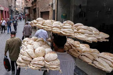 BIMBANG HARGA NAIK: Gandum yang merupakan makanan utama penduduk di negara-negara di Timur Tengah semakin mahal harganya ekoran tindakan Russia keluar daripada perjanjian bijirin. 