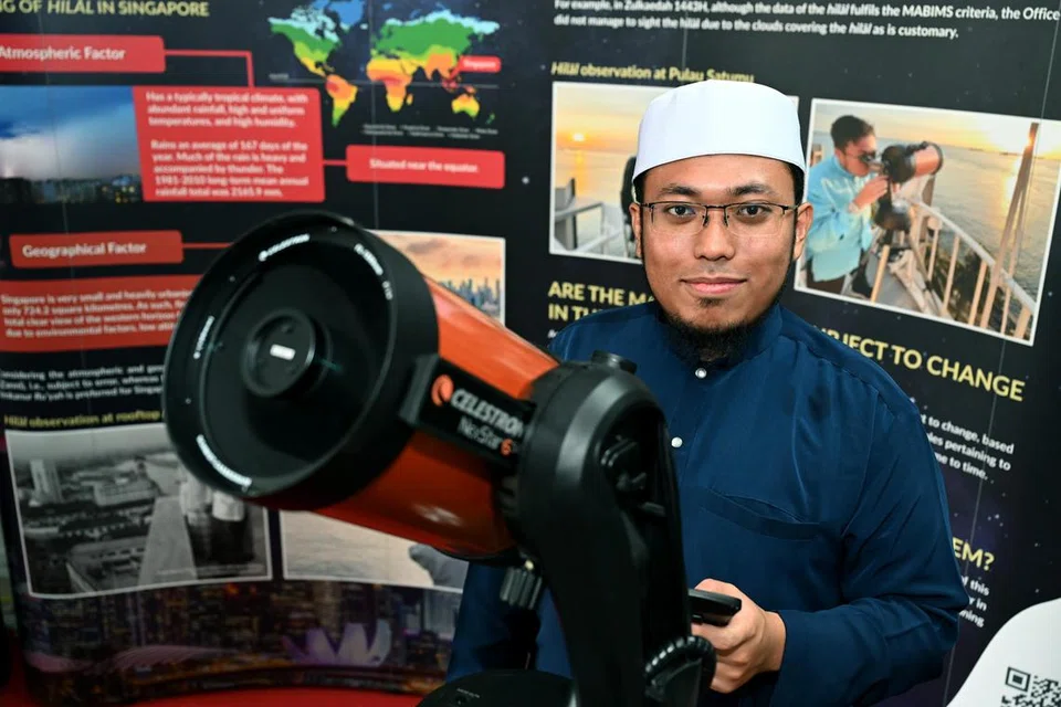 Ustaz Muhammad Haziq Zainal membeli teleskopnya sekitar tiga tahun lalu dan gemar menggunakannya untuk mencerap planet, bulan dan matahari.