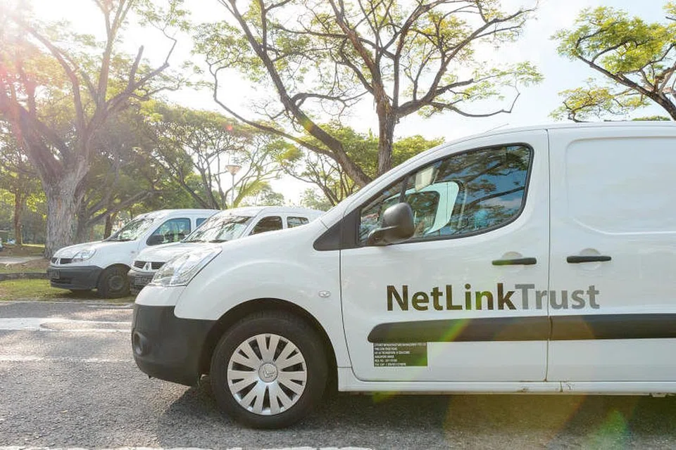 KEMBALI BEROPERASI: Syarikat pengendali rangkaian perhubungan, Netlink Trust (NLT), telah diberi lampu hijau untuk meneruskan dengan kerja-kerja pemasangan yang memerlukan mereka melakukan kunjungan ke rumah atau pejabat mulai hari ini.
