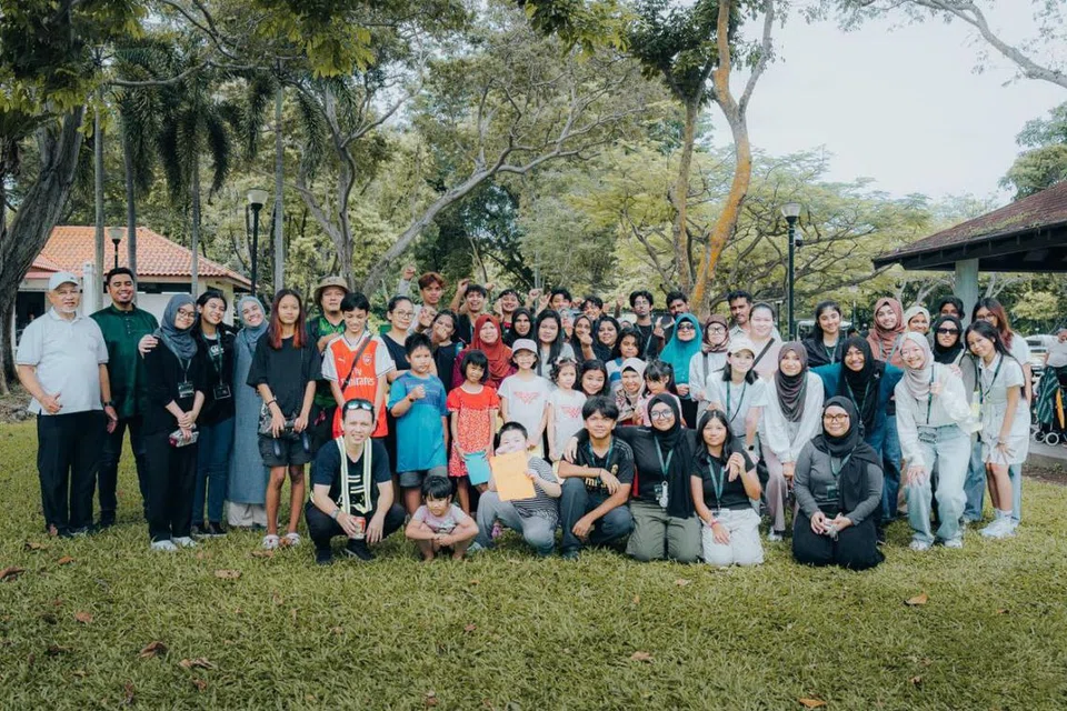 Sebuah acara perkelahan pada Disember 2023 adalah antara usaha Encik Redzuan Ismail (baris pertama, paling kiri) bersama pasukan MAEC untuk menyatukan masyarakat Melayu/Islam. 