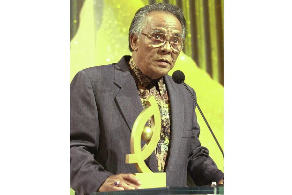 BAKAT LUAR BIASA: Setiap lakonan Allahyarham Osman Zailani 'menjadi', baik watak jahat, komedi mahupun insan yang sengsara dalam hidupnya sehinggalah beliau dinobatkan Anugerah Perdana Emas (Pencapaian Sepanjang Hayat) dalam Pesta Perdana 2008. - Foto-foto fail