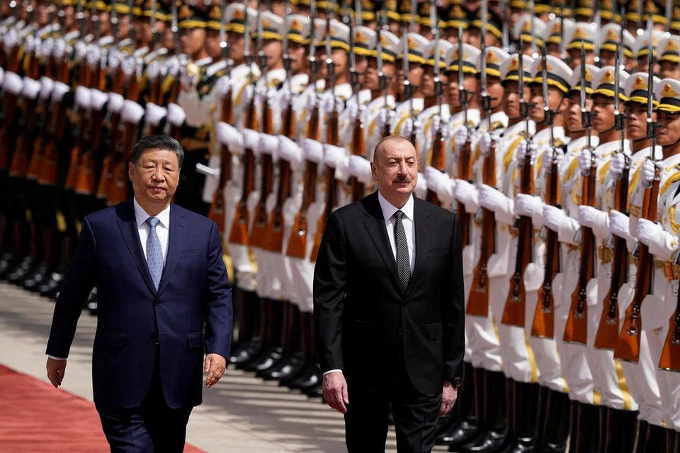 Presiden China, Encik Xi Jinping dan Presiden Azerbaijan, Ilham Aliyev menghadiri upacara sambutan rasmi di Dewan Besar Rakyat di Beijing, China, pada 23 April 2025.