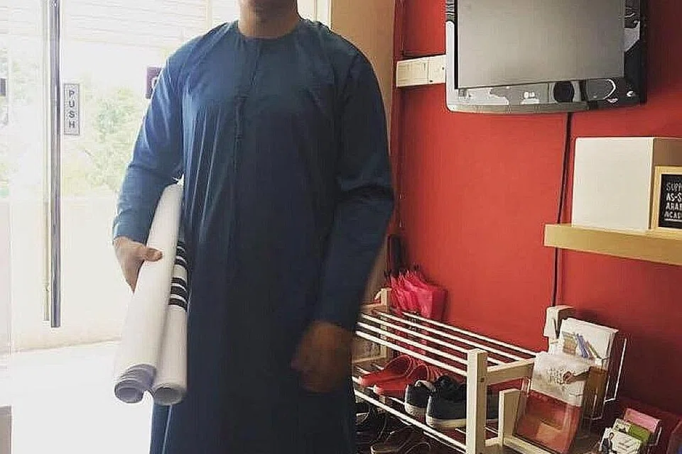 JIMAT TENAGA DAN MASA: Encik Shahid menggunakan aplikasi dan sofwe 'awan' bagi memudahkan urusan pekerjanya. - Foto ihsan SHAHID NOOR'AIN