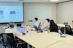 BEKERJA SAMA DENGAN FT STRATEGIES: Akhbar ‘Berita Harian’ dan FT Strategies meneroka strategi untuk memperluaskan bilangan pembaca muda Isnin lalu.