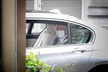 TIBA DI MAHKAMAH: Perdana Menteri Lee Hsien Loong tiba di Mahkamah Tinggi semalam. Beliau menyaman penulis blog Leong Sze Hian berkaitan satu pos yang dikongsi Encik Leong di laman Facebook pada 7 November 2018. - Foto BH oleh JASON QUAH