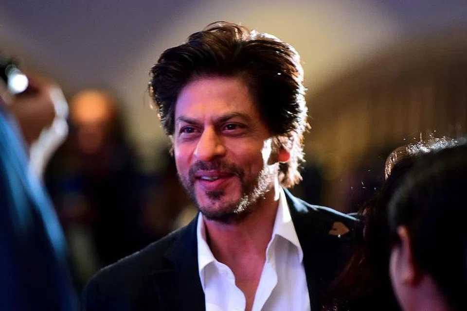 TURUT PRIHATIN: Bintang filem, Shah Rukh Khan, menawarkan bangunan empat tingkat di kawasan Khar West di Mumbai, yang dilengkapi dengan pelbagai keperluan untuk wanita, kanak-kanak dan warga tua untuk digunakan sebagai tempat kuarantin mereka yang dijangkiti Covid-19.