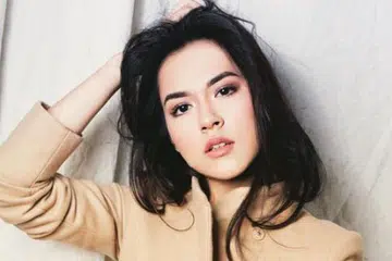 SI CANTIK YANG DIKATAKAN BERPERANGAI TAK CANTIK: Catatan Raisa tentang azam Tahun Baru di Instagram menimbulkan kekecohan apabila ada yang mempersoal susunan kata-katanya mirip apa yang disampaikan seorang kanak-kanak empat tahun dalam sebuah video 'viral'. - Foto HELLO ASIA