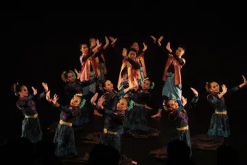 Sebanyak 18 lagu mengiringi pementasan tarian selama satu setengah jam ‘24: Getaran Jiwa’ untuk meraikan jatuh bangun, kecemerlangan Srikandi Atrika Dance Company, Cik Mazlina Buang.