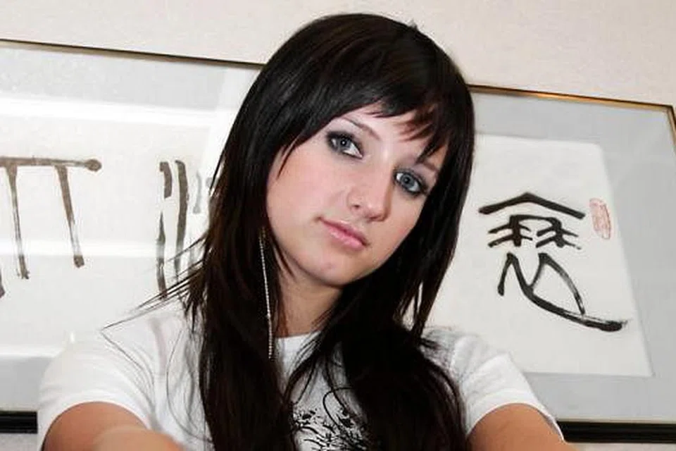 ARTIS OH ARTIS: Artis seperti Nur Fathia Latiff, Izzue Islam, Nicki Minaj, Ashlee Simpson (atas) dan Dazrin Kamaruddin dikatakan selalu datang lambat ke set penggambaran. - Foto fail