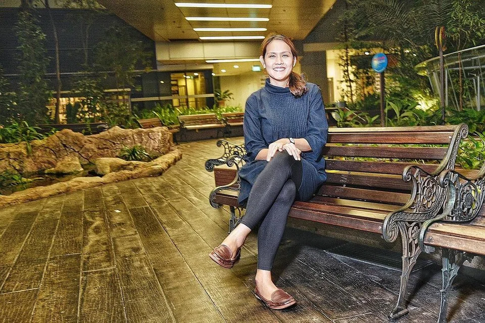 KETENGAH SUARA GOLONGAN MUDA: Dr Shahira berharap dapat menyerlahkan keprihatinan serta pandangan belia di Parlimen dalam melaksana peranannya sebagai NMP. - Foto BM oleh DESMOND WEE