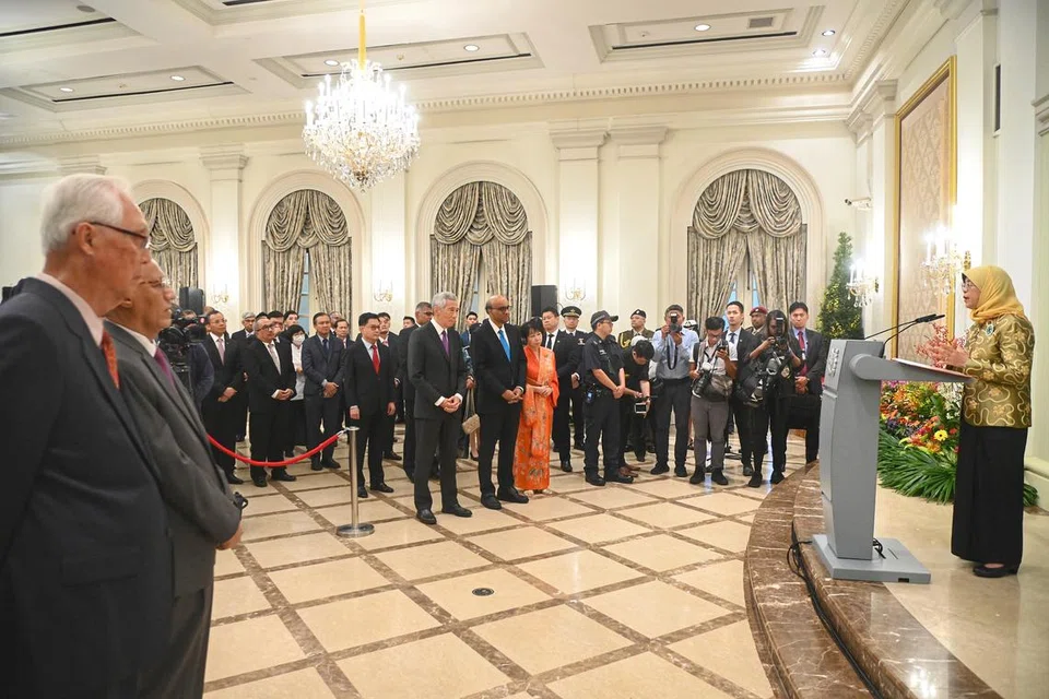 SIMBOL PERPADUAN: Perdana Menteri, Encik Lee Hsien Loong, berkata Presiden Halimah Yacob telah menjadi inspirasi dan simbol perpaduan yang kuat untuk semua rakyat Singapura menerusi kepimpinannya yang kukuh dan berjiwa rakyat.