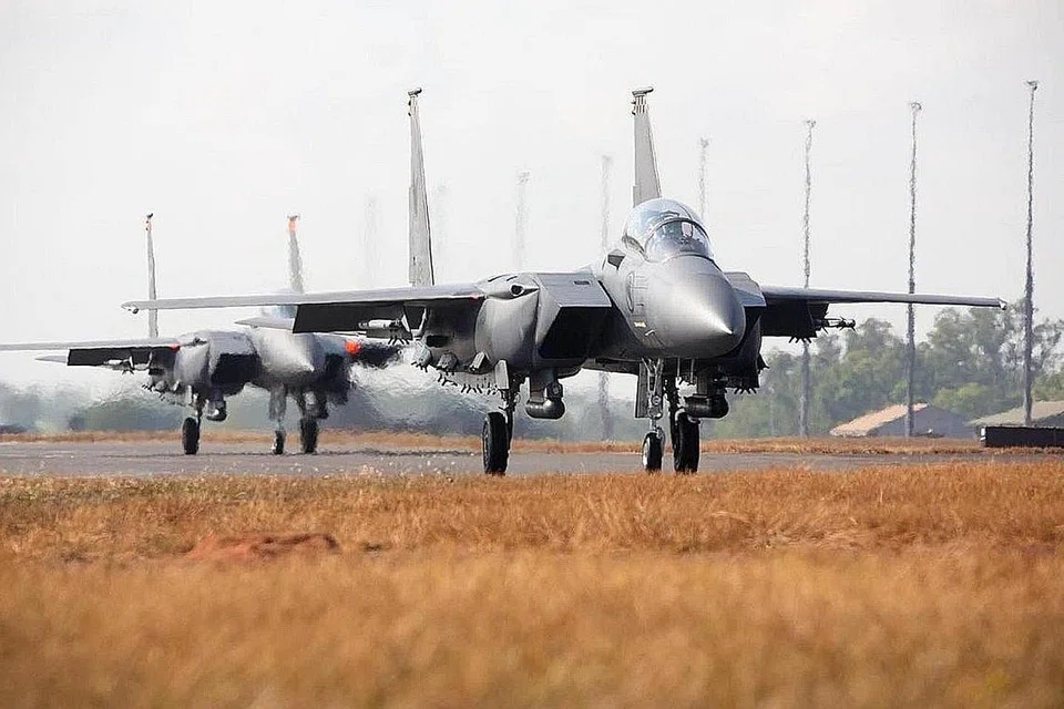 LATIHAN LUAR NEGARA: Anggota RSAF akan menggunakan ruang udara di Darwin, Australia, untuk menjalani latihan penerbangan dan senjata. - Foto FACEBOOK ANGKATAN UDARA REPUBLIK SINGAPURA