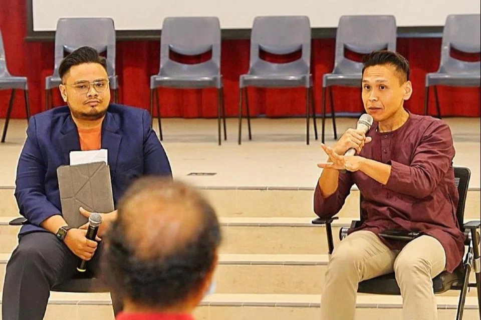 Sebagai Duta Bahasa 2024, Dr Fadzil Hamzah mahu mengajak anak-anak muda berbicara dalam bahasa Melayu dan menepis tanggapan yang ia tidak ‘cool’. Gambar diambil semasa acara anjuran Persatuan Rakyat (PA) dan Jawatankuasa Eksekutif Kegiatan Melayu (MAEC) Kaki Bukit pada 2022, yang menyaksikan Dr Fadzil menjadi anggota panel.