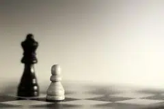 Banyak peristiwa di dalam sejarah orang yang beriman dapat mengatasi musuh mereka dan mencapai kejayaan bukan dengan jumlah tetapi dengan pertolongan daripada Allah swt selepas mereka berpegang teguh dan bersabar dalam menempuh ujian. 