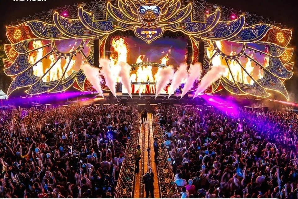 Konsert ‘Djakarta Warehouse Project’ (DWP) selama tiga hari di Jakarta International Expo yang dianjurkan oleh Ismaya Live, sebahagian daripada Ismaya Group, tamat pada 15 Disember dan merupakan antara festival muzik elektronik terbesar di Asia.