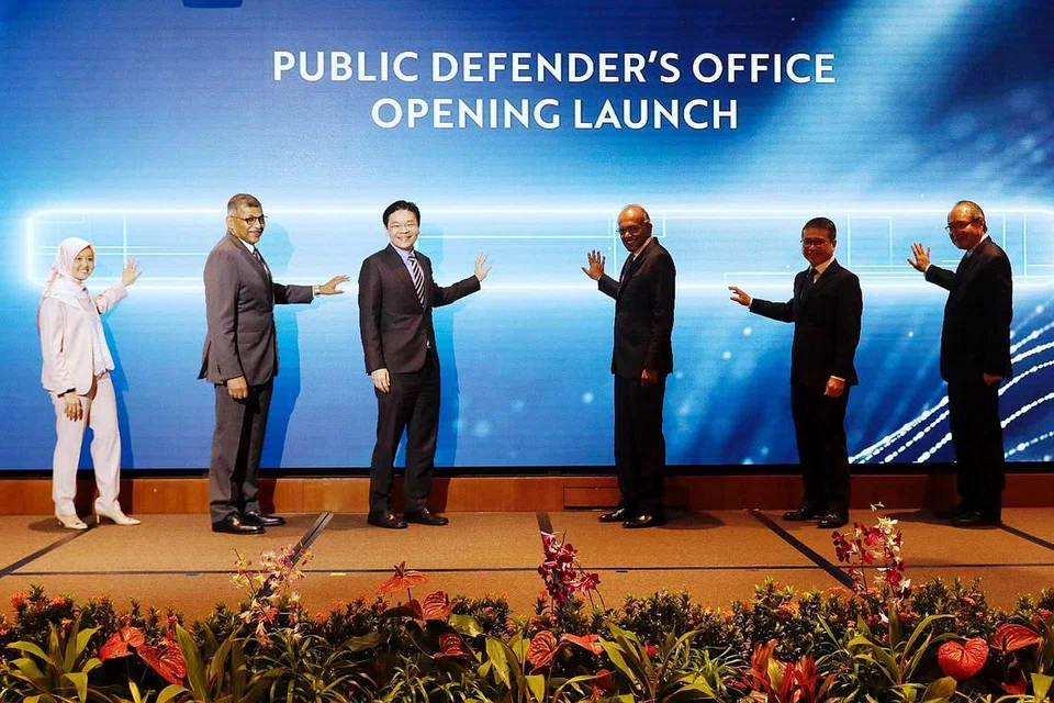 PELANCARAN PDO: (Dari kiri) Cik Rahayu Mahzam; Ketua Hakim, Encik Sundaresh Menon; Encik Lawrence Wong; Encik K. Shanmugam; Encik Edwin Tong; dan Encik Lucien Wong bersama melancarkan PDO dalam satu majlis di Mahkamah Negara. - Foto BH oleh KELVIN CHNG