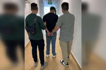 Polis menggesa orang ramai supaya menolak peluang yang kelihatan menarik yang menjanjikan wang cepat dan mudah sebagai pertukaran untuk penggunaan Singpass atau butiran akaun bank mereka.