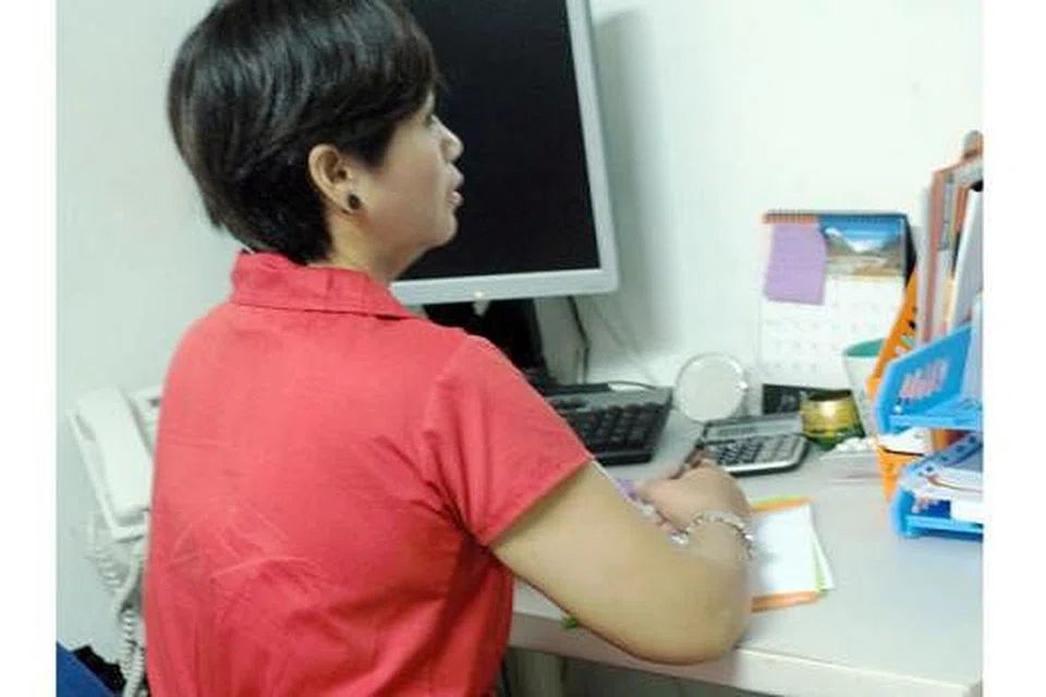 CIK YATI: Gembira kini buat kerja sukarela dengan membantu keluarga penagih dan memberi mereka perangsang.