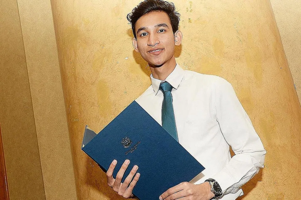 ENCIK SULAIMAN: Program Belajar Sambil Bekerja Kementerian Pendidikan pada 2015 membuka mata bagaimana beliau boleh memperkenal cara pendidikan lebih seronok. - Foto JOHARI RAHMAT