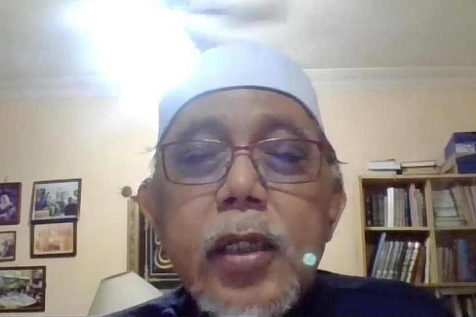 PADAH JIKA ABAI: Menurut Ustaz Mohamad, jika nilai Islam, iman dan ihsan diabai, ia boleh membawa masyarakat kepada perpecahan atau pergaduhan kerana semua nilai itu ada kaitan dengan kehidupan manusia. - Foto BH oleh AFIRA NAQILLA
