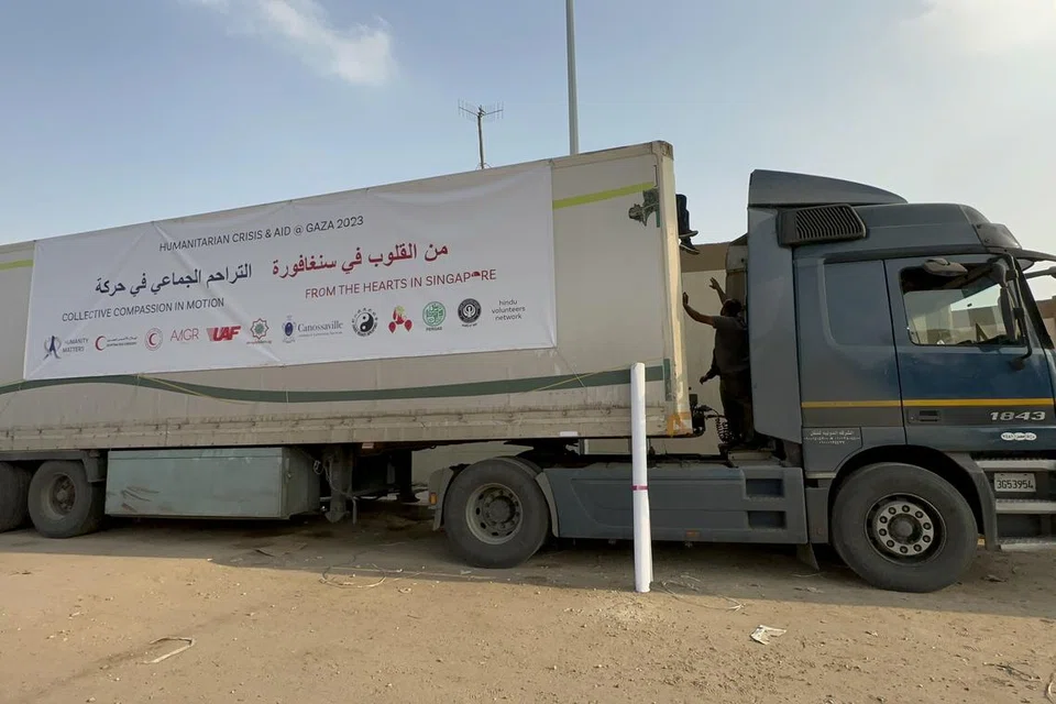 SEDIA MASUK: Sebanyak 9.5 tan barangan bantuan yang dibawa oleh Humanity Matters sudah sedia untuk dihantar masuk ke Gaza selepas pemeriksaan selanjutnya telah dijalankan.