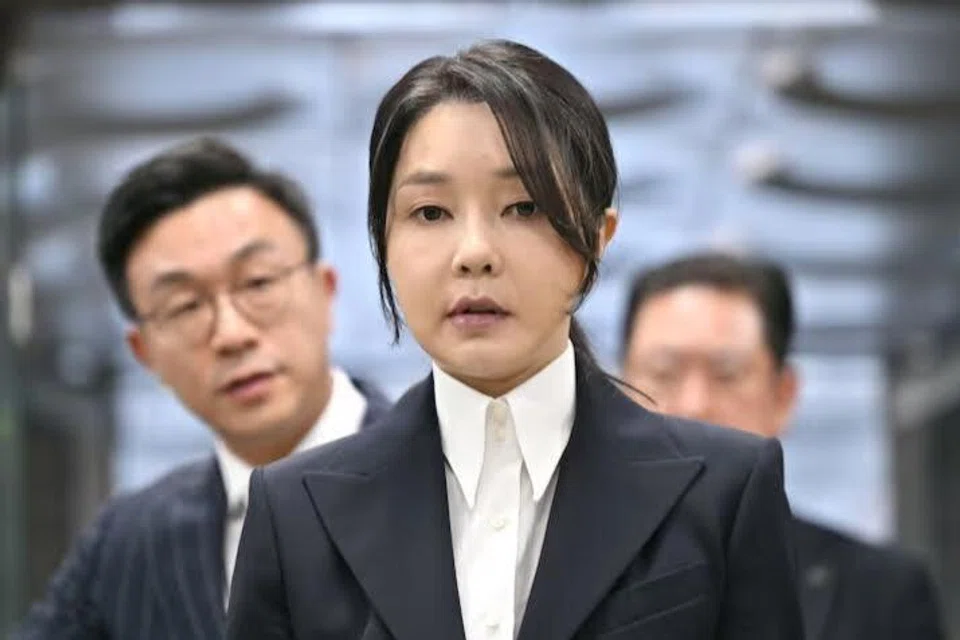 Mahkamah Korea Selatan telah menjatuhkan hukuman penjara setahun lapan bulan ke atas bekas wanita pertama Kim Keon Hee selepas mendapatnya bersalah menerima rasuah daripada pegawai Gereja Unifikasi.