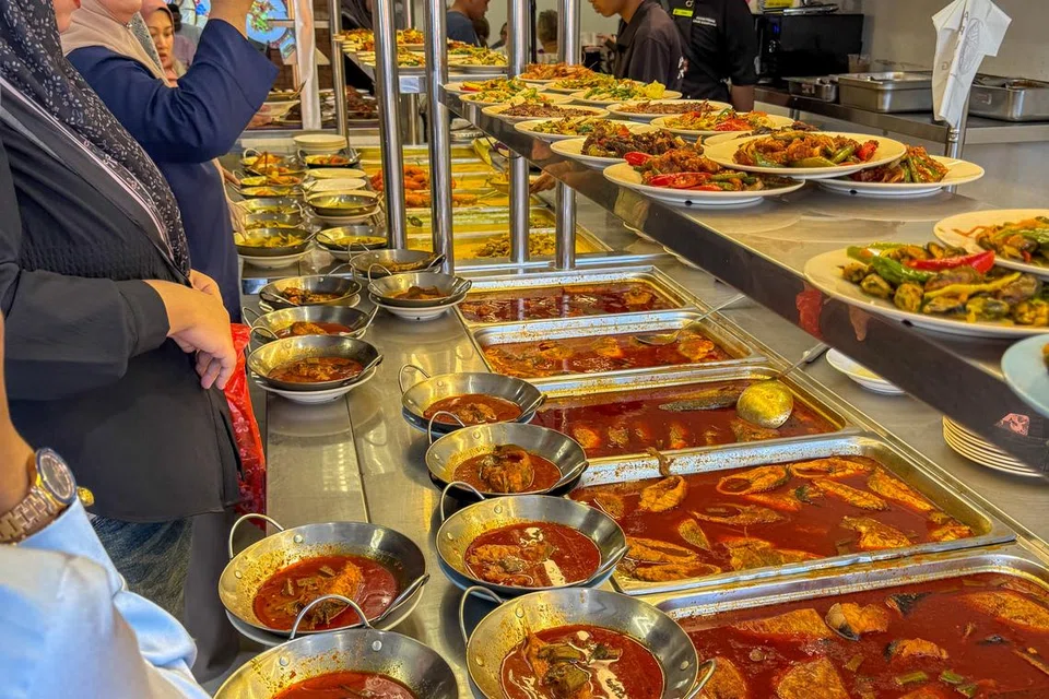 Asam Pedas Lauk Kampung.