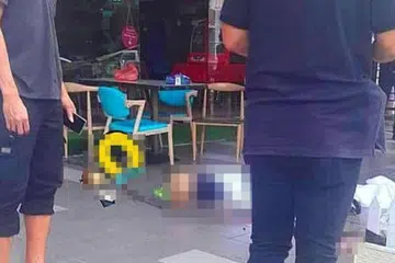 Seorang lelaki yang dikatakan sedang makan bersama rakannya, maut ditembak penyerang bersenjata dalam kejadian di depan sebuah restoran di Taman Setia Indah, Johor Bahru, pada 8 Januari.