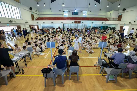 Pelajar Sekolah Menengah East Spring pada hari keputusan peperiksaan GCE peringkat ‘O’ diumumkan pada 11 Januari.