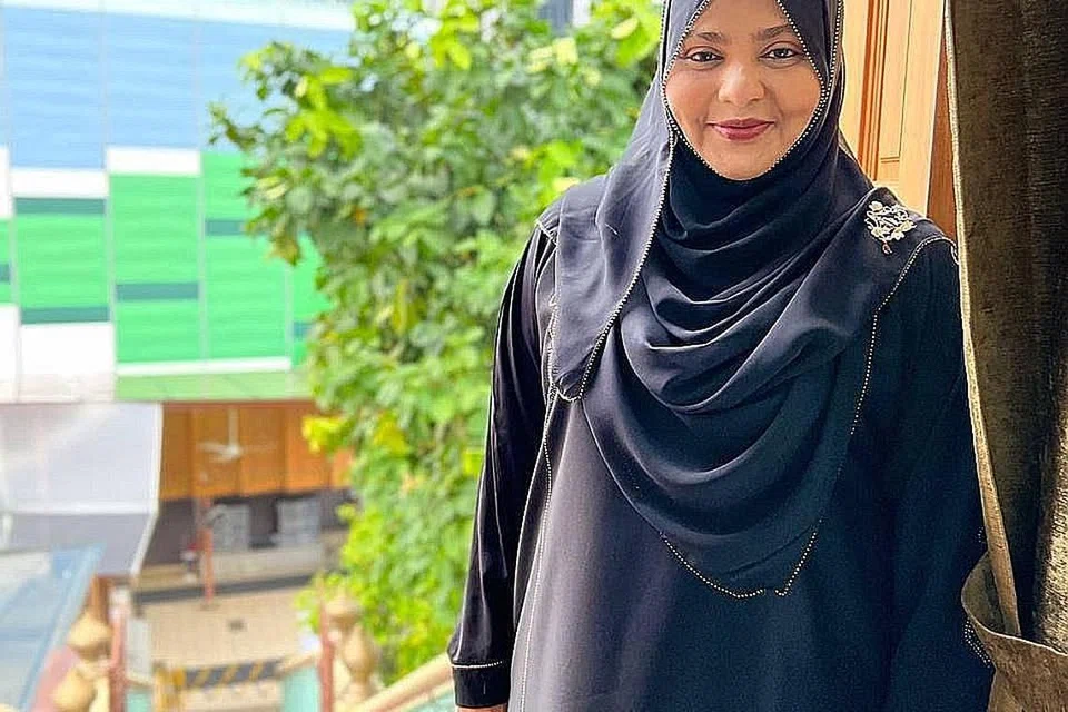 MOHON SOKONGAN PADU: Sebagai anggota jawatankuasa Masjid Haji Muhammad Salleh, Cik Noorimah Mohd Akber terus mengharap sokongan ramai bagi kerja peningkatan dan naik taraf bagi masjid yang terletak di Palmer Road ini. 